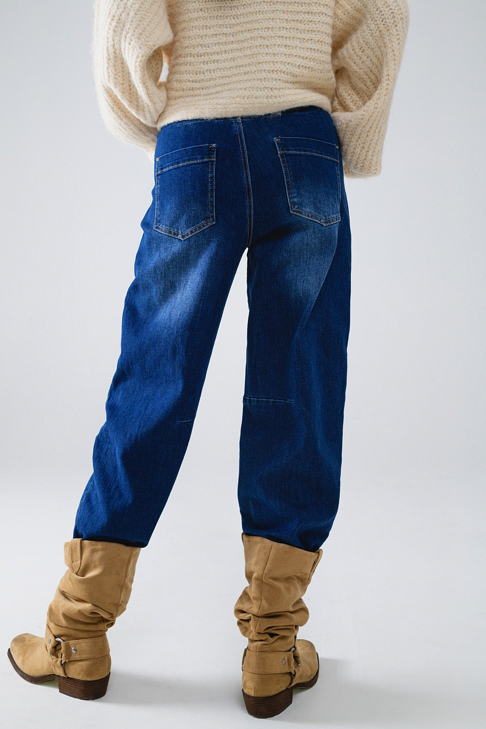 Blauwe rechte jeans met naaddetails