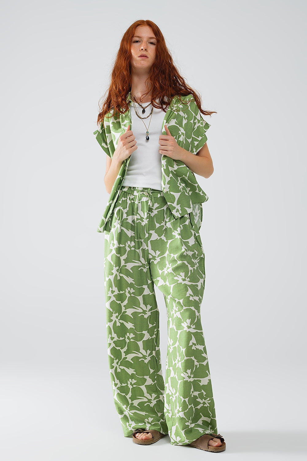 Broek met elastische taille en groene bloemenprint