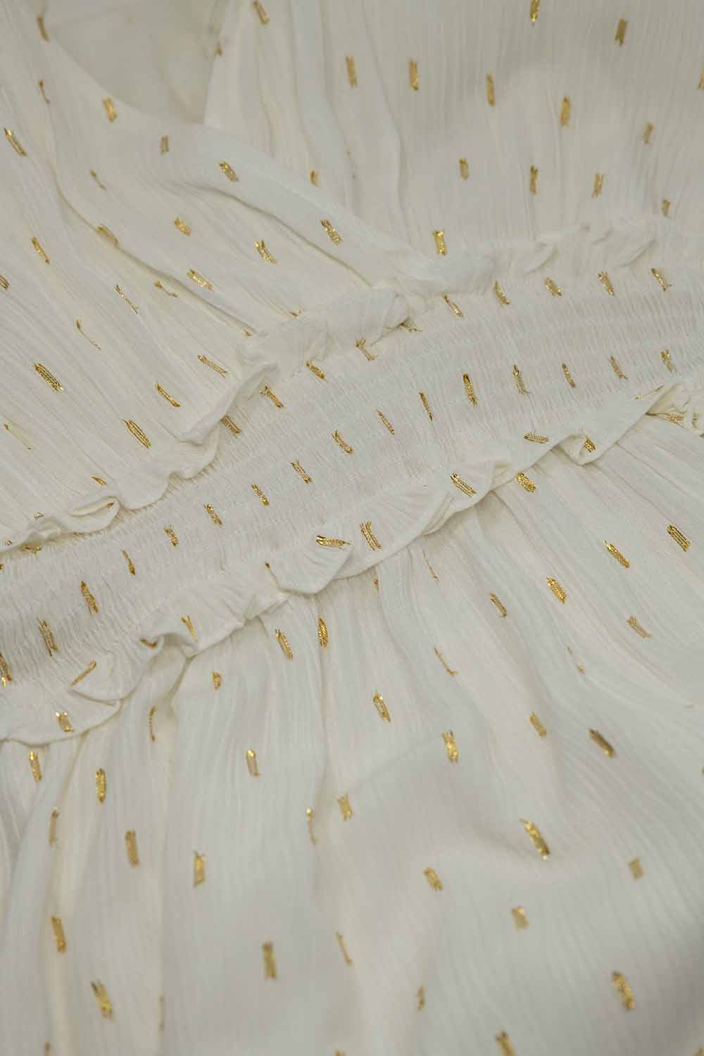 Gewikkelde witte midi-jurk met smokdetail in de taille en gouden stippen