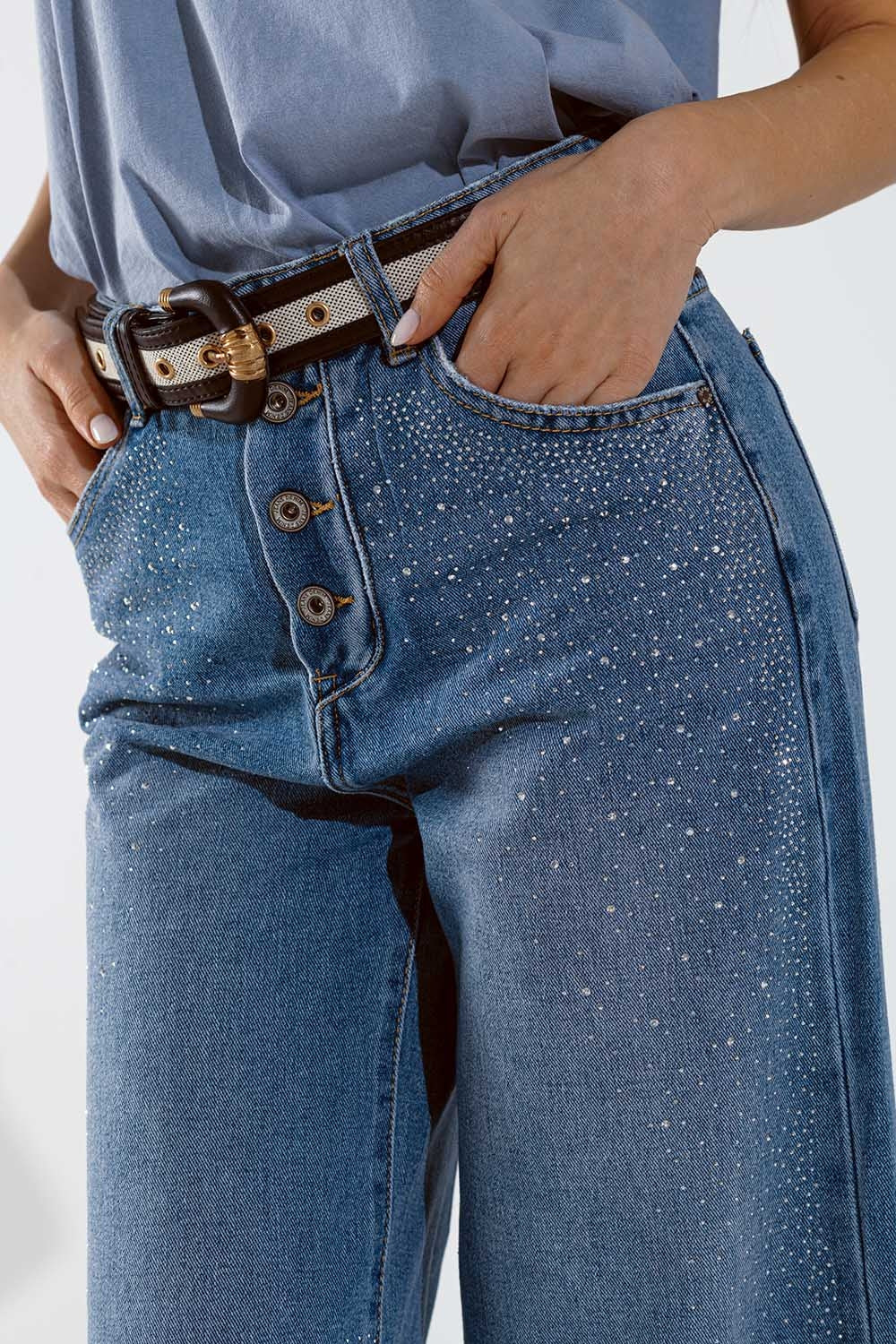 Jeans met wijde pijpen en opengewerkte knopen in Mid Wash