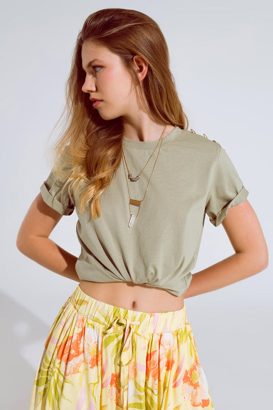 Q2 Khaki T-shirt met gouden knoopdetail op schouder