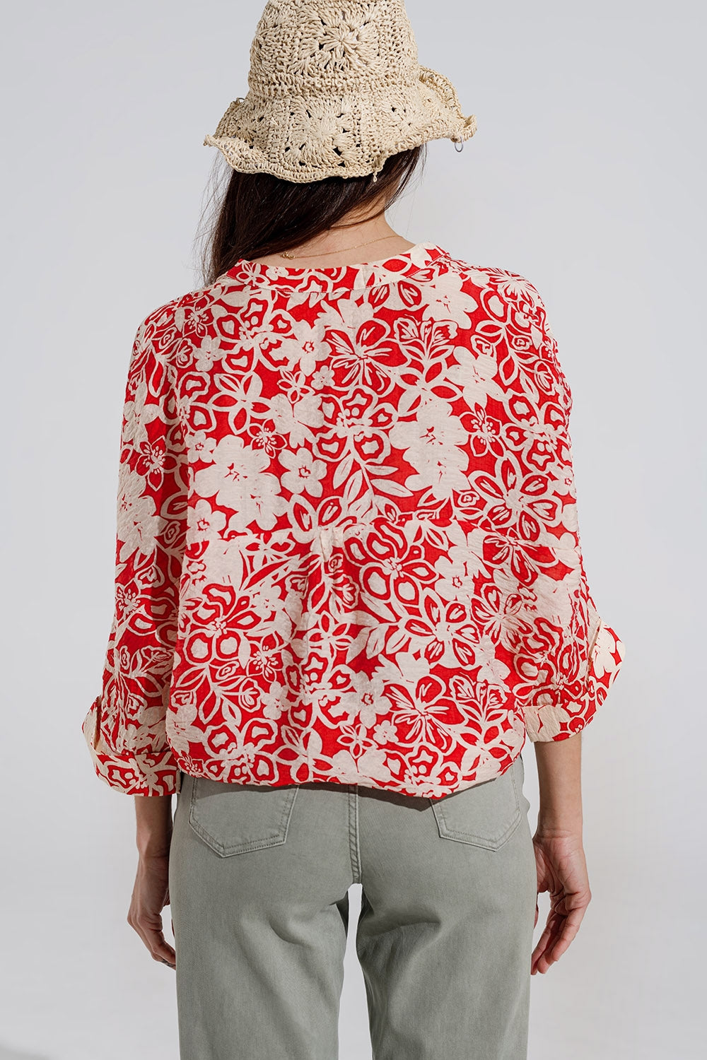 Ontspannen rode blouse met bloemenprint en klokmouwen