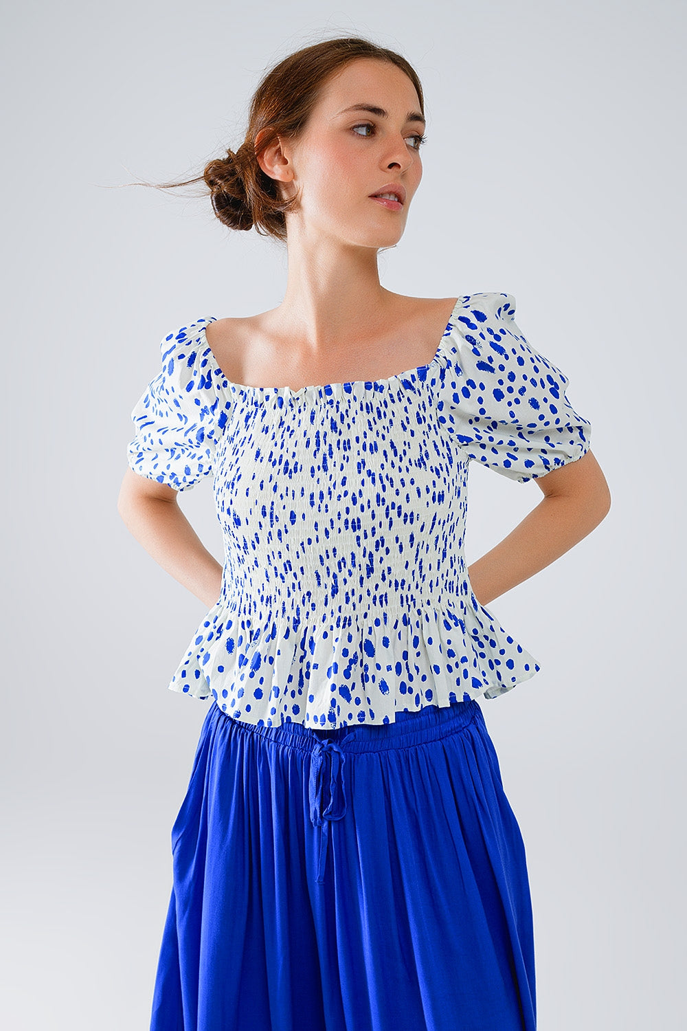 Peplum Gerimpelde Witte Blouse Met Blauwe Stippen