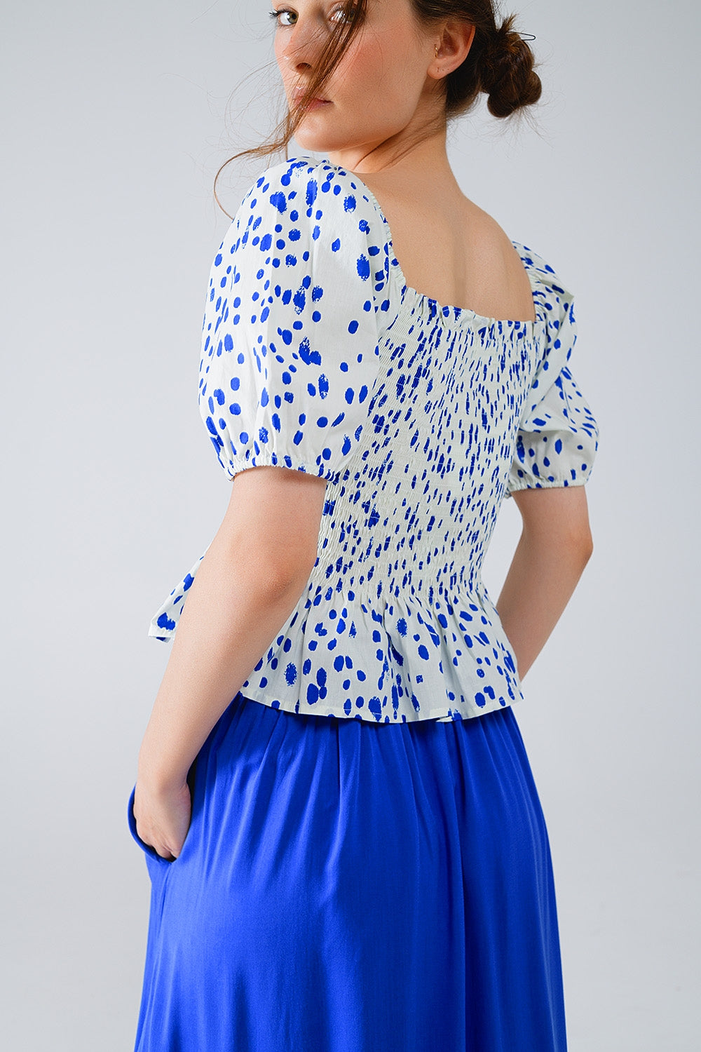 Peplum Gerimpelde Witte Blouse Met Blauwe Stippen