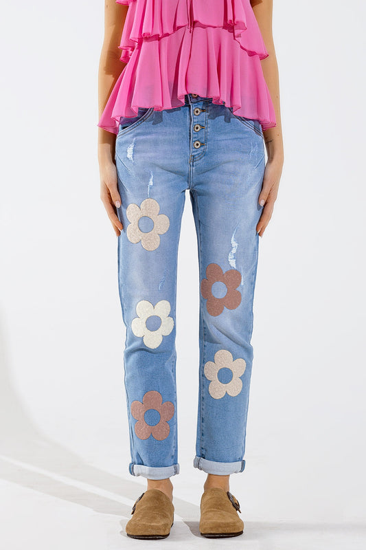 Q2 Rechte jeans met knoopsluiting en bloemendetail aan de voorkant