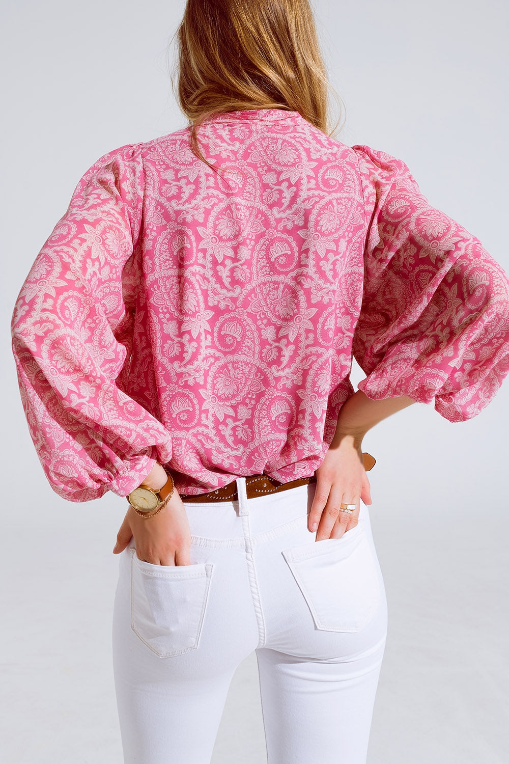 Roze chiffon blouse met bloemenprint en lange ballonmouwen