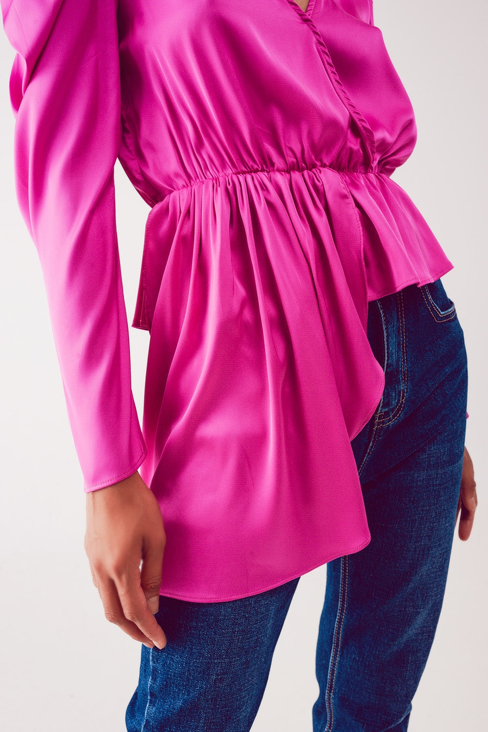 Asymmetrische blouse met pofmouwen in fuchsia