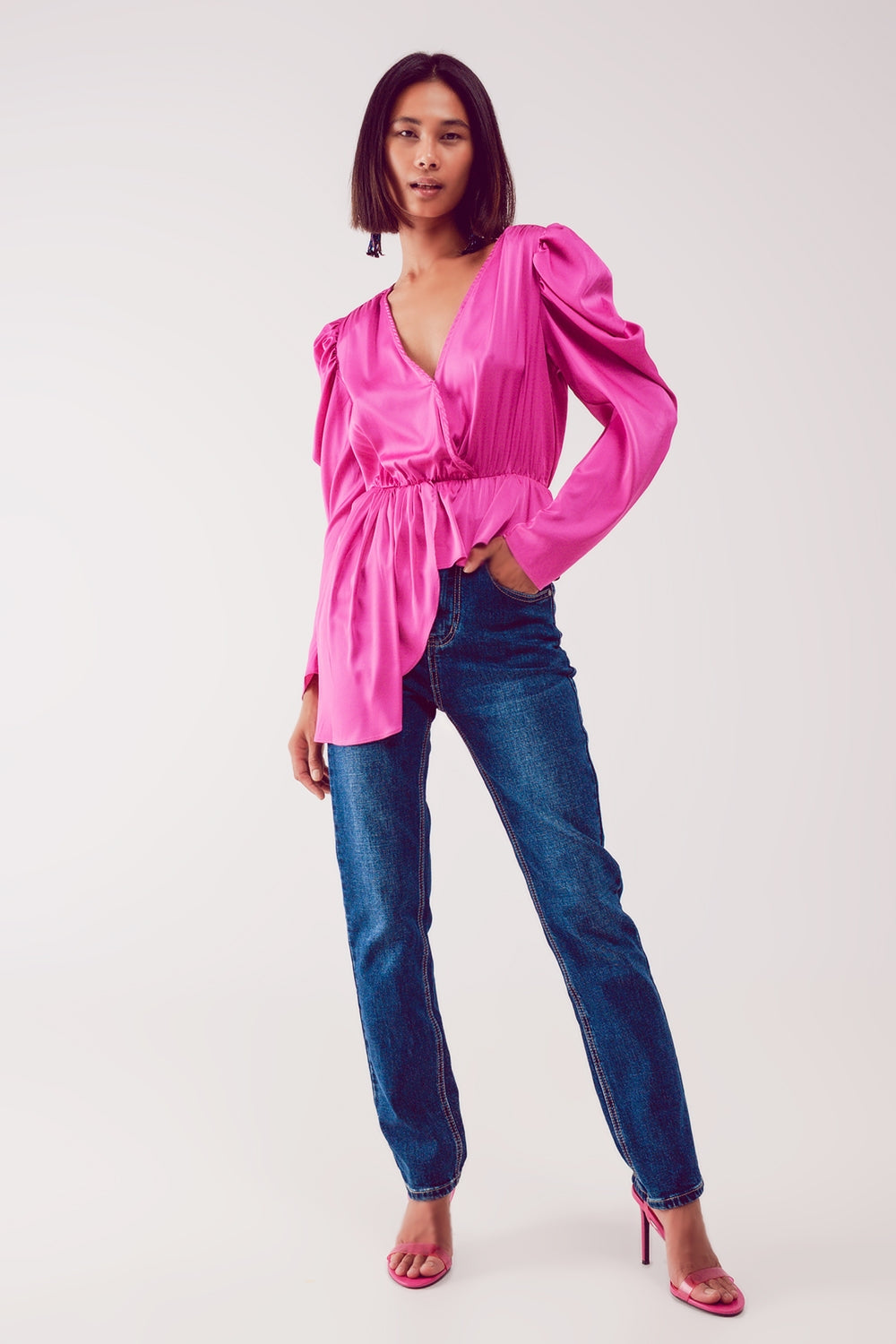 Q2 Asymmetrische blouse met pofmouwen in fuchsia