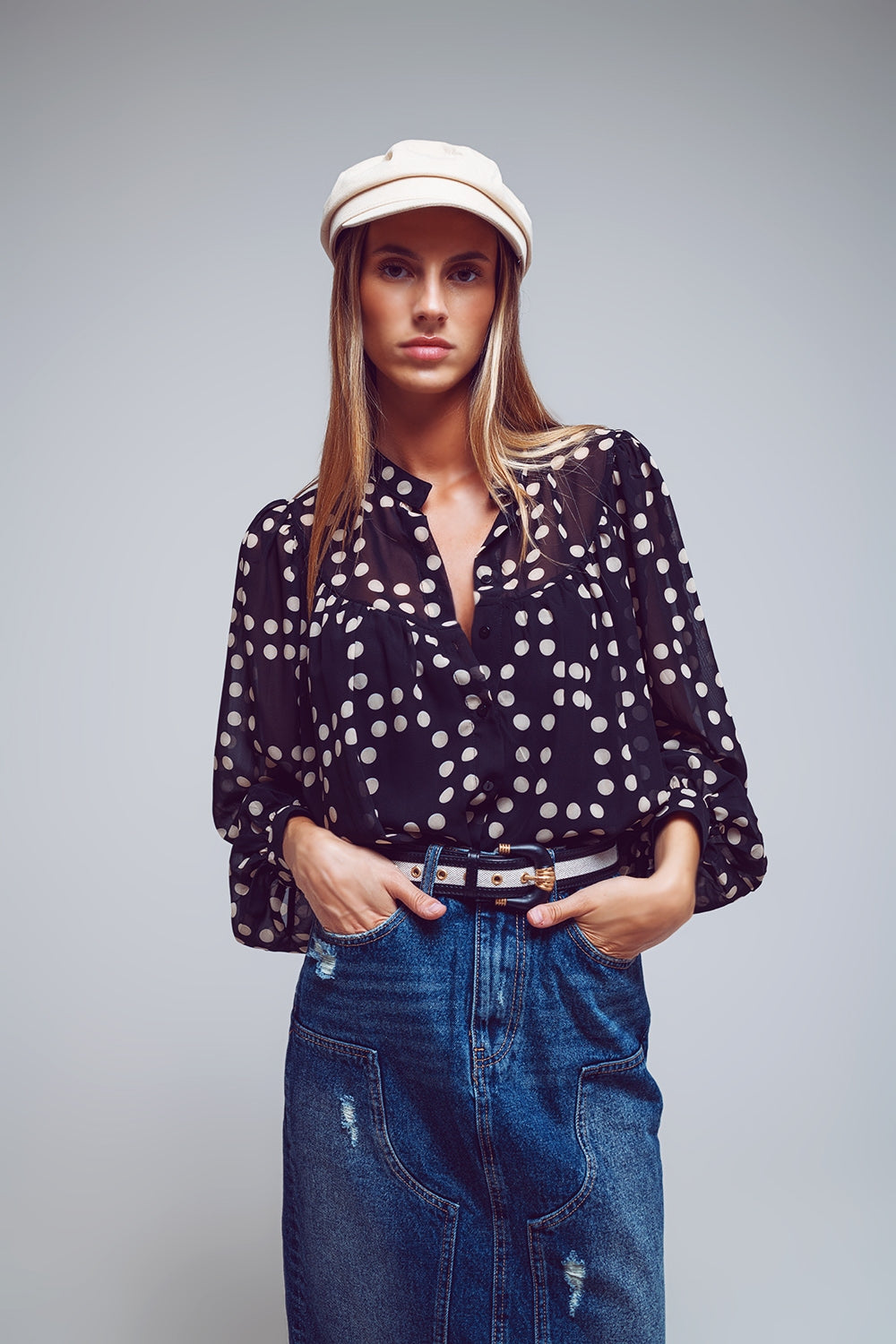 Q2 Blouse met ballonmouwen en Mao-stijl kraag in crème en zwart polkadot-print