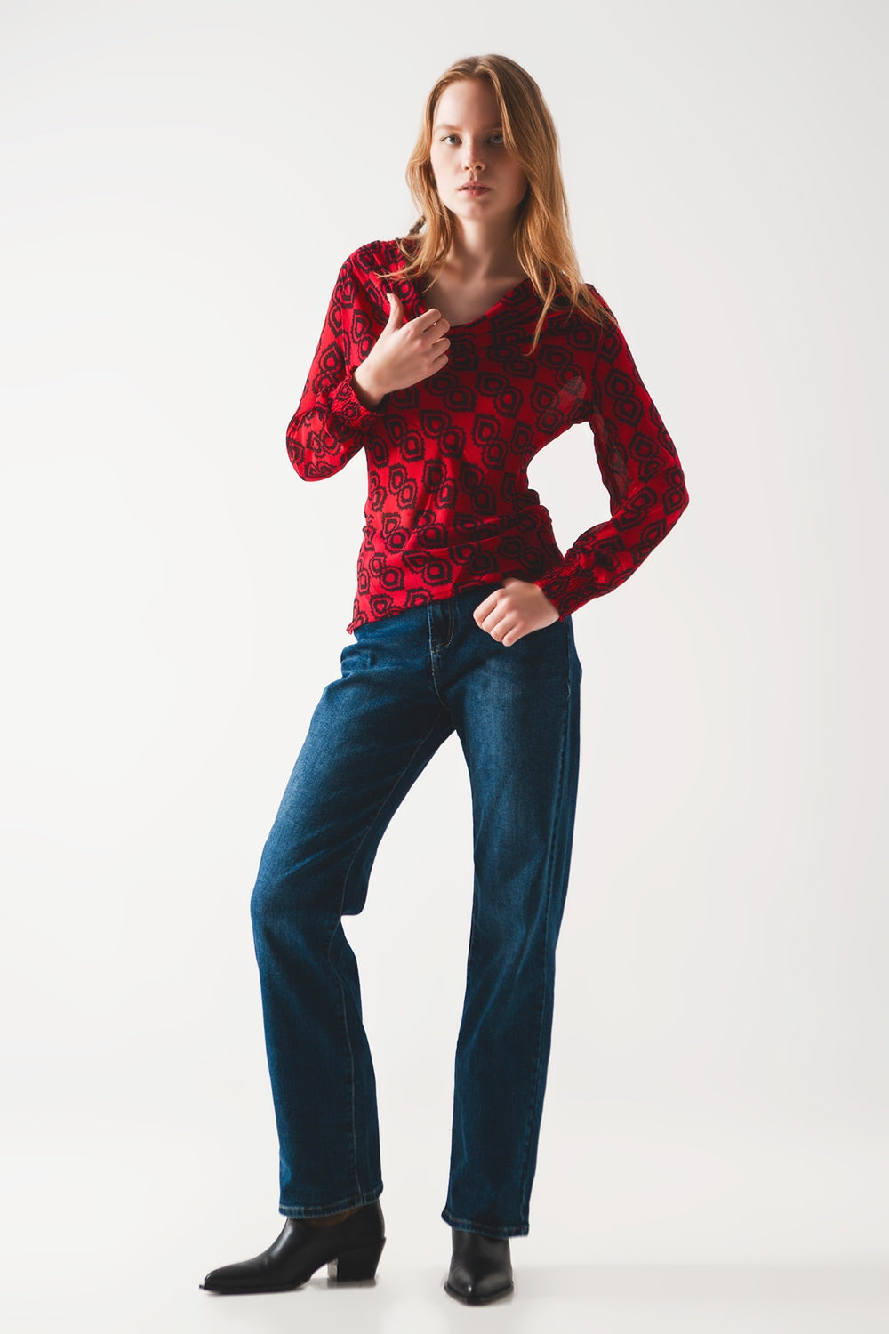 Blouse with ruffle sleeves in fuchsia