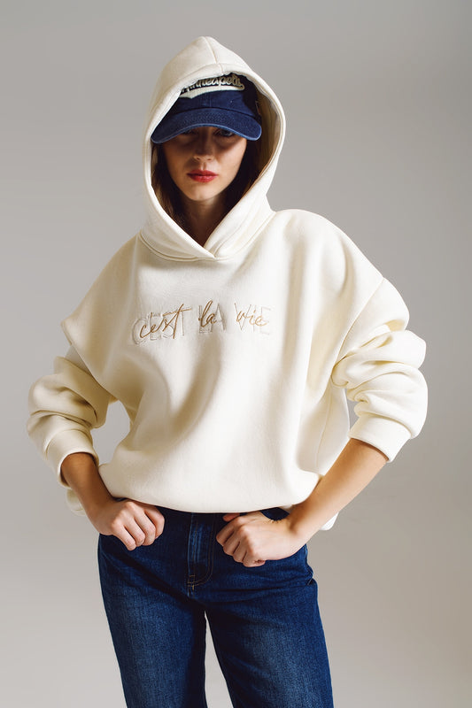 Q2 Cream hoodie met geborduurde tekst Cest La Vie