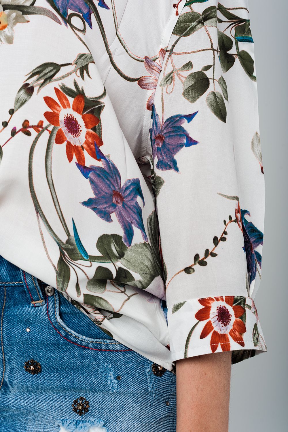 Creme blouse met bloemenprint