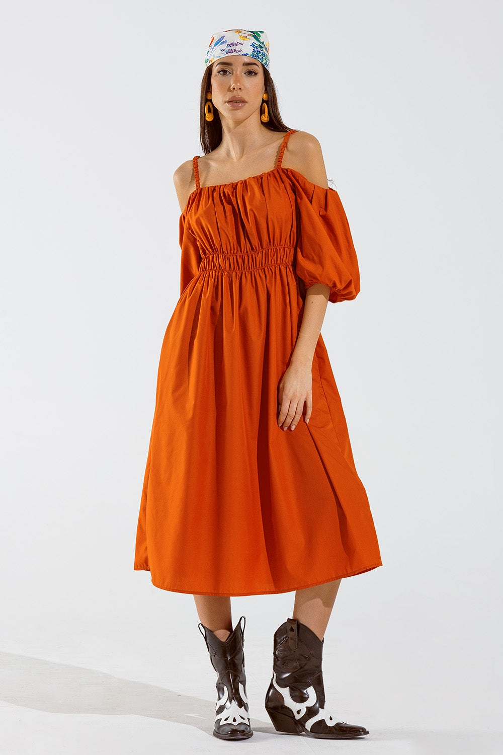 Midi oranje jurk met korte mouwen en bandjes