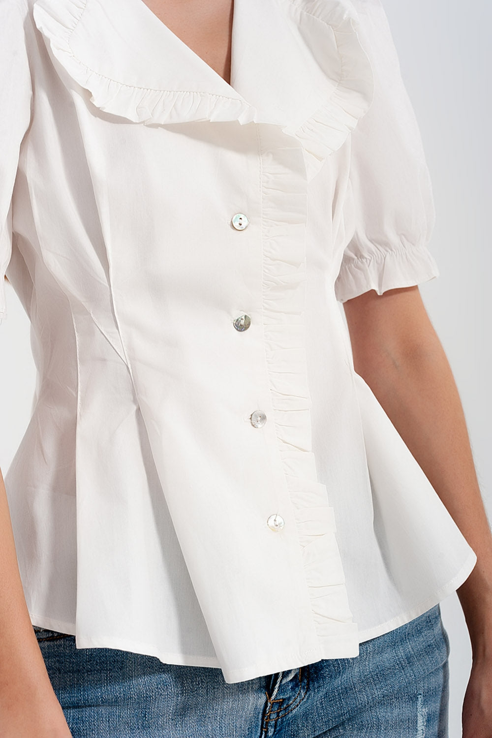 Poplin blouse with wrap and ruffles in white