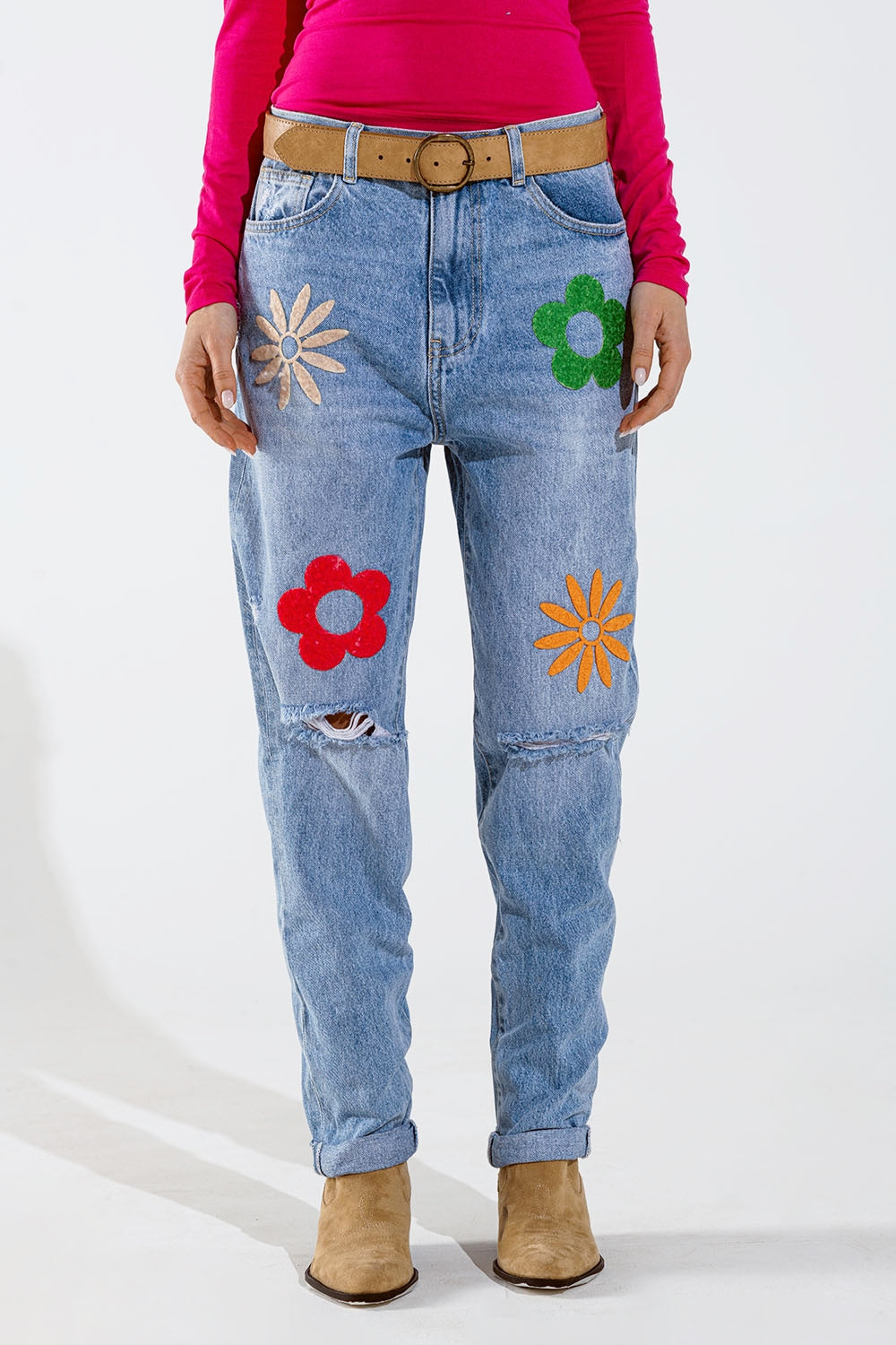 Q2 Rechte jeans met bloemendetail in gewassen blauw